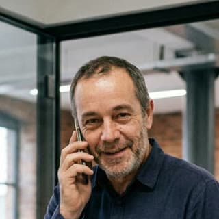 Tomás